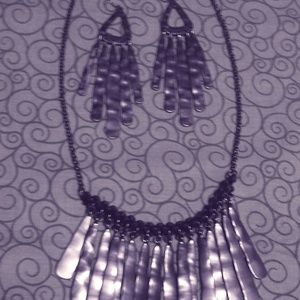 NWOT Dark silvertone drop necklace earring set